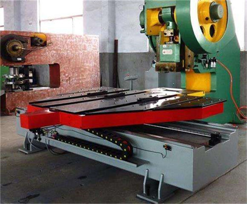 數控送(song)料機的(de)應用行(hang)業簡介(jie)