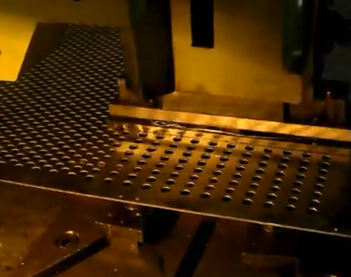 篩(shai)網自(zi)動送(song)料機(ji)的選(xuan)購技(ji)巧 　　