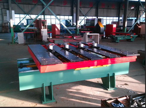 刹車盤(pan)數控沖(chong)床自動(dong)落料機(ji)有什麽(me)優點