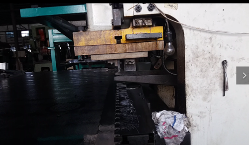 鋼背沖(chong)壓送料(liao)機的性(xing)能介紹(shao)