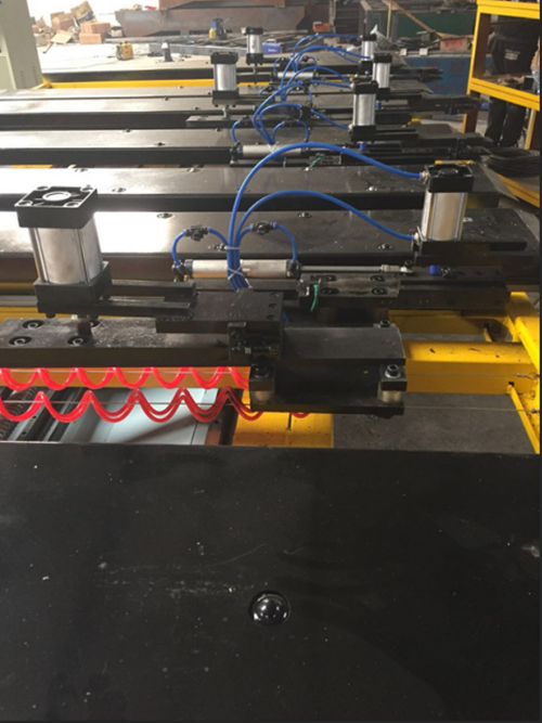 剪闆(pan)自動(dong)送料(liao)機選(xuan)購技(ji)巧及(ji)價格(ge)