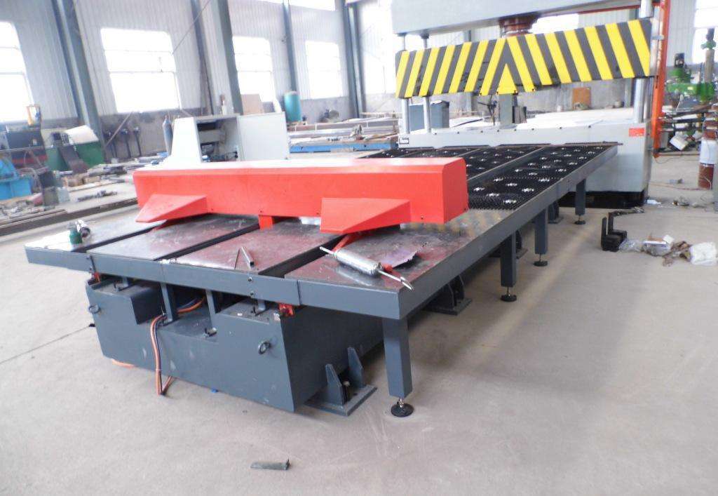 剪(jian)闆送(song)料機(ji)和數(shu)控送(song)料機(ji)的區(qu)别