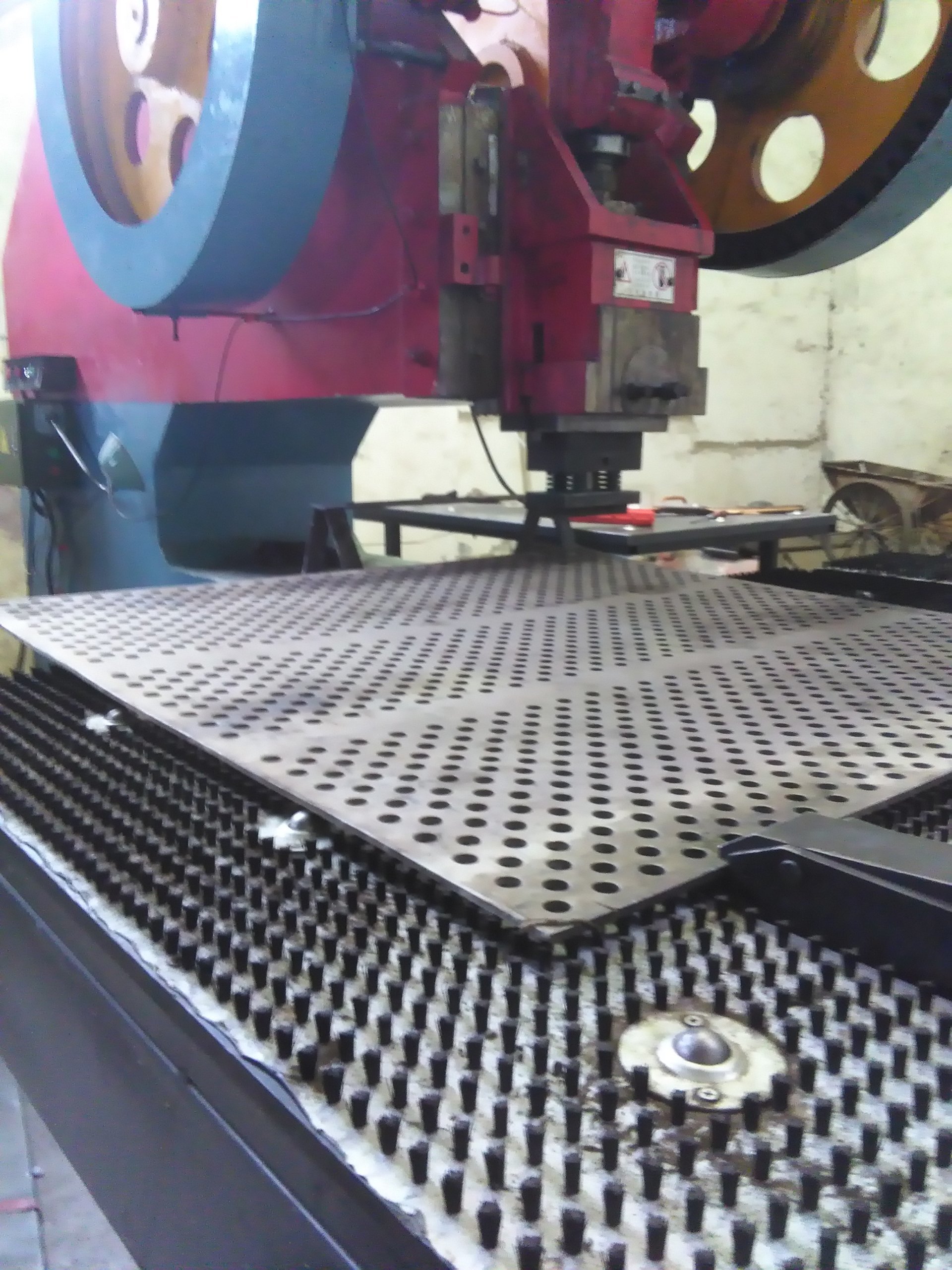 數控(kong)送料機(ji)日常維(wei)護